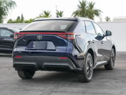 Toyota bZ XLE FWD (Natl) 2026 — side view