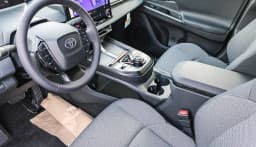 Toyota bZ XLE FWD (Natl) 2026 — side view