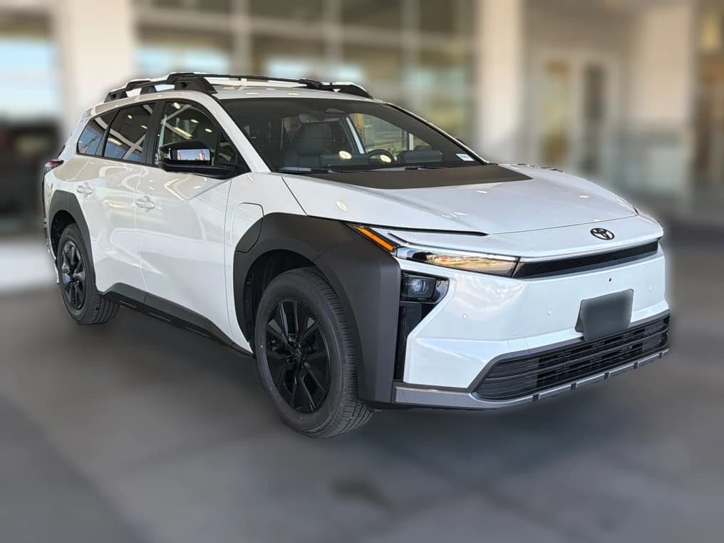 Toyota bZ Woodland Base AWD (Natl) 2026 — side view