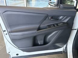Toyota bZ Woodland Base AWD (Natl) 2026 — side view