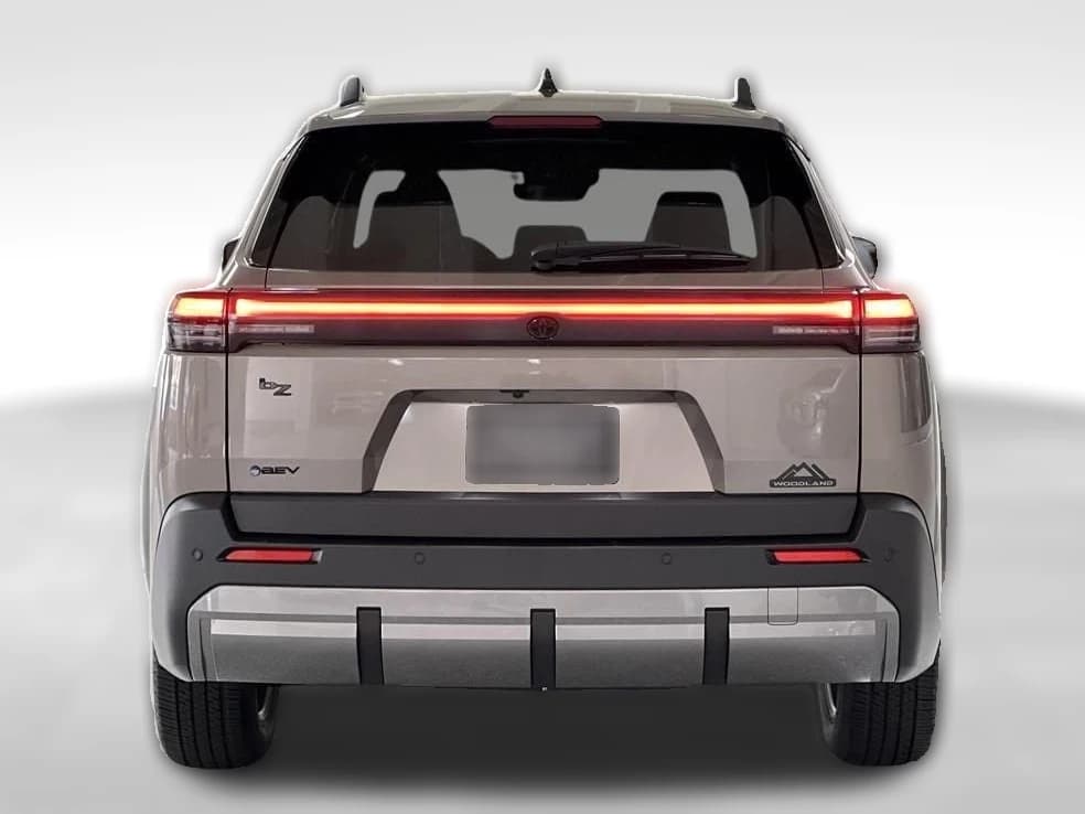 Toyota bZ Woodland Base AWD (Natl) 2026 — side view