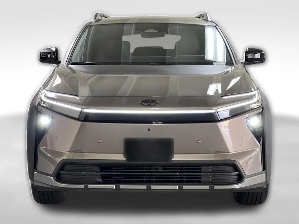 Toyota bZ Woodland Base AWD (Natl) 2026 — side view