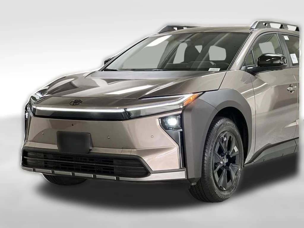 Toyota bZ Woodland Base AWD (Natl) 2026 — side view