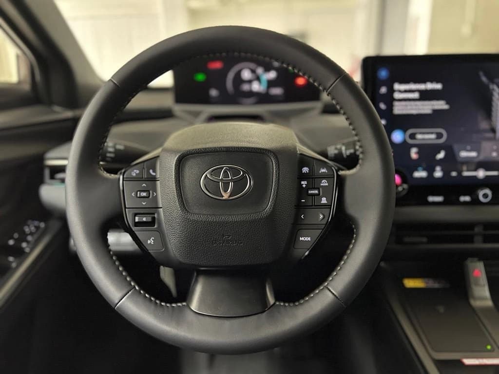 Toyota bZ Woodland Base AWD (Natl) 2026 — side view