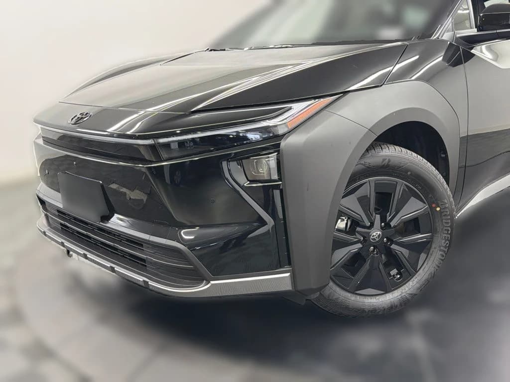 Toyota bZ Woodland Base AWD (Natl) 2026 — side view