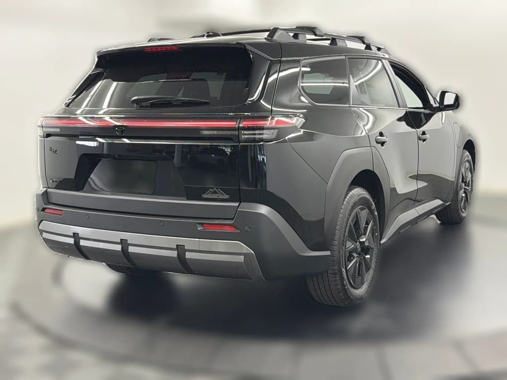 Toyota bZ Woodland Base AWD (Natl) 2026 — side view