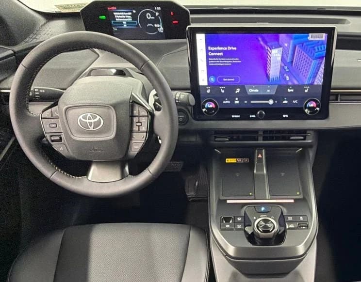 Toyota bZ Woodland Base AWD (Natl) 2026 — side view