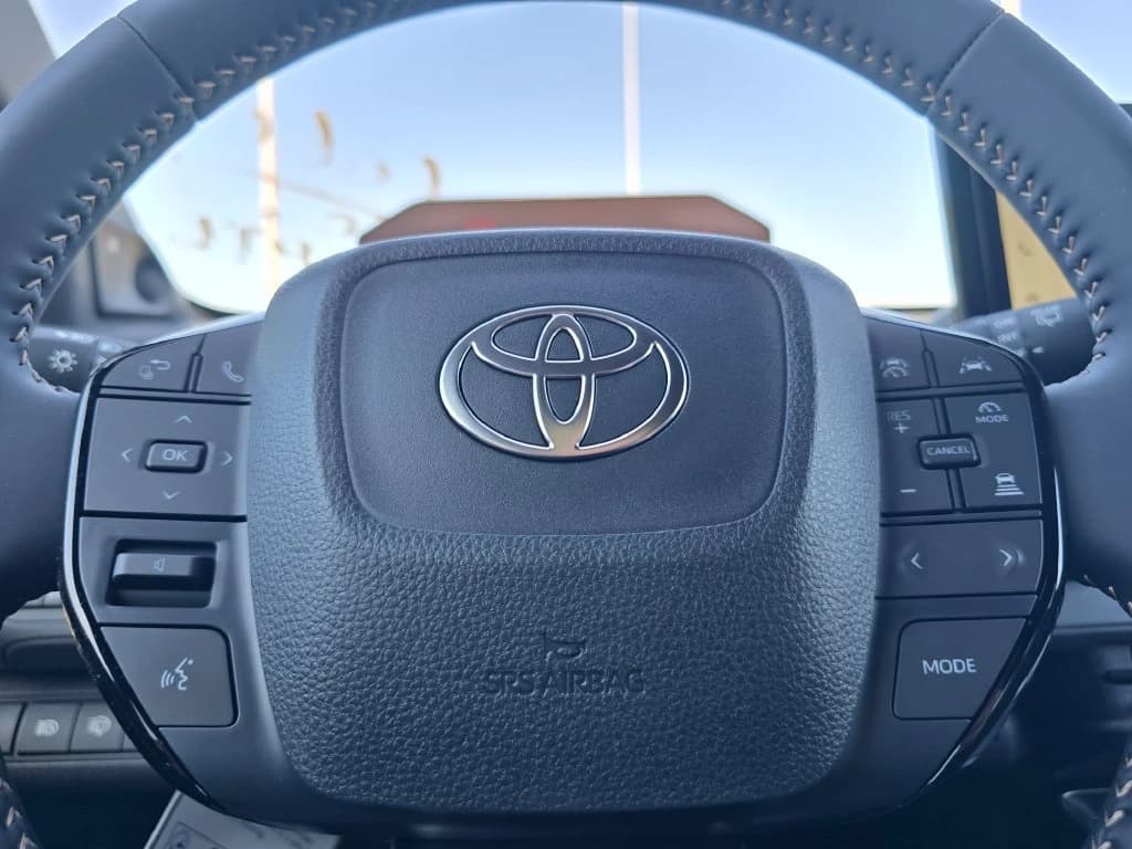 Toyota bZ Woodland Base AWD (Natl) 2026 — side view