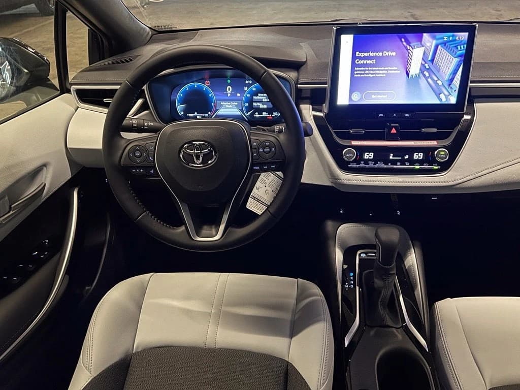 Toyota Corolla Hatchback XSE CVT (Natl) 2027 — side view