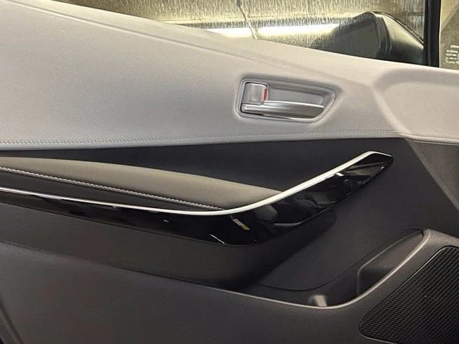 Toyota Corolla Hatchback XSE CVT (Natl) 2027 — side view