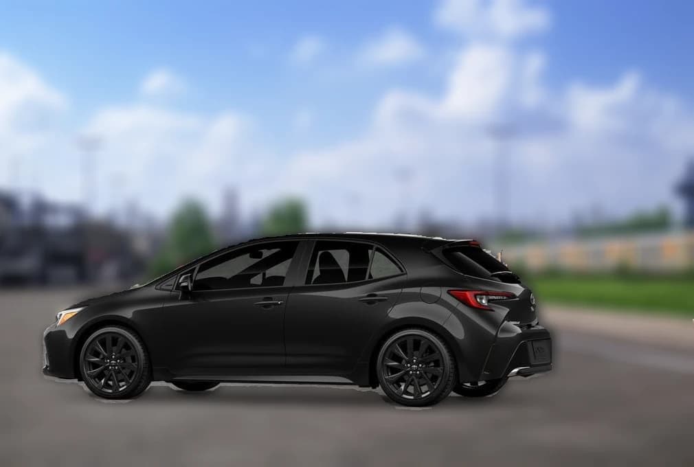 Toyota Corolla Hatchback XSE CVT (Natl) 2027 — side view