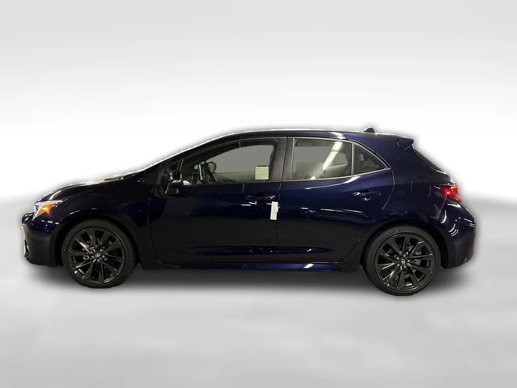 Toyota Corolla Hatchback XSE CVT (Natl) 2027 — side view