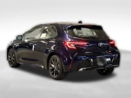 Toyota Corolla Hatchback XSE CVT (Natl) 2027 — side view