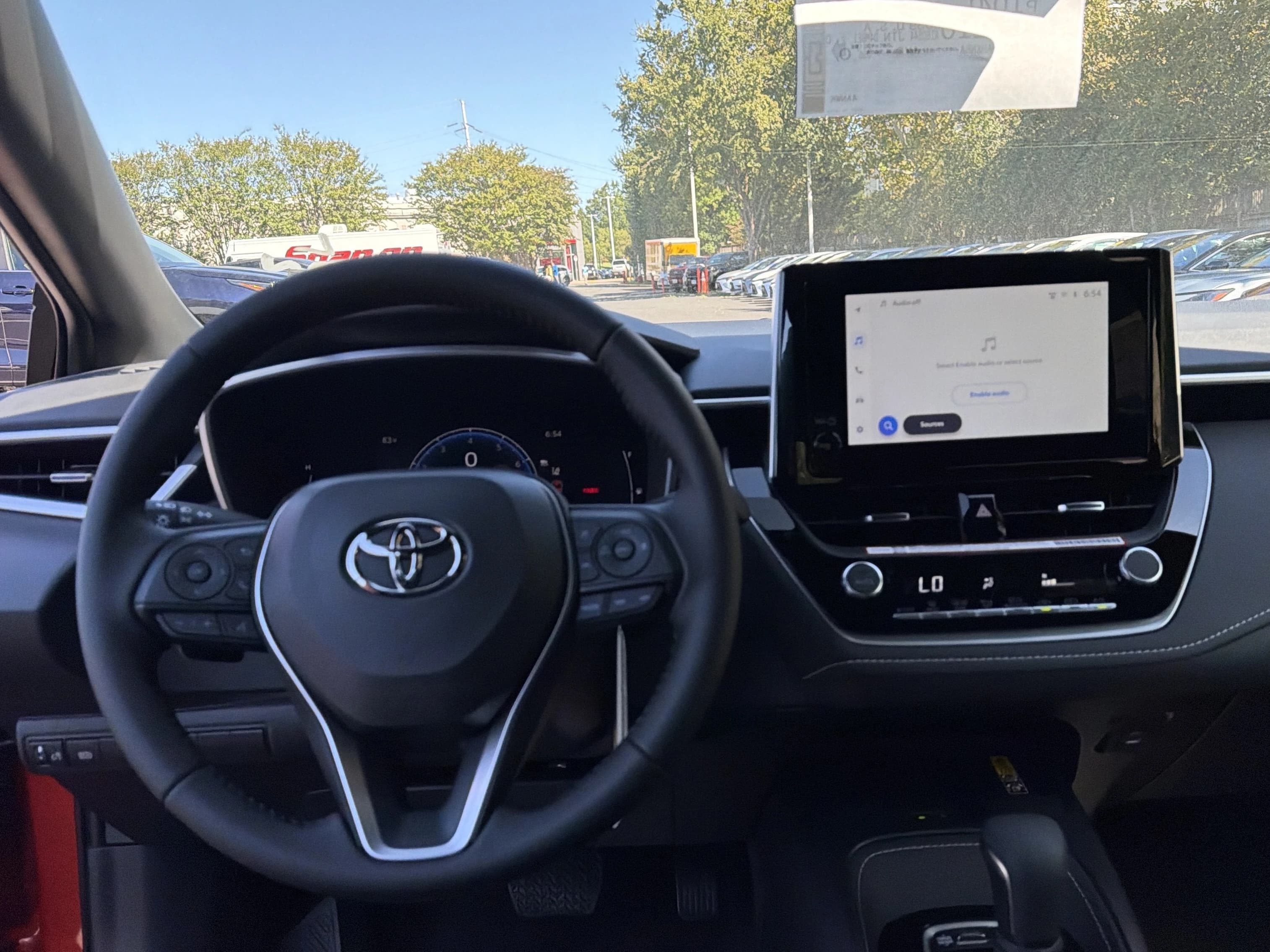 Toyota Corolla Hatchback SE CVT (Natl) 2027 — side view