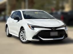 Toyota Corolla Hatchback SE CVT (Natl) 2027 — side view