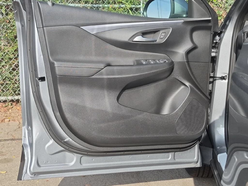 Buick Envista Preferred FWD 4dr 2026 — side view