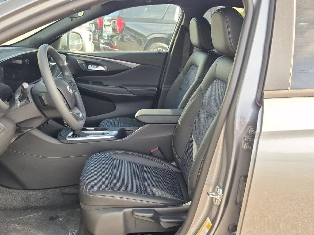 Buick Envista Preferred FWD 4dr 2026 — side view