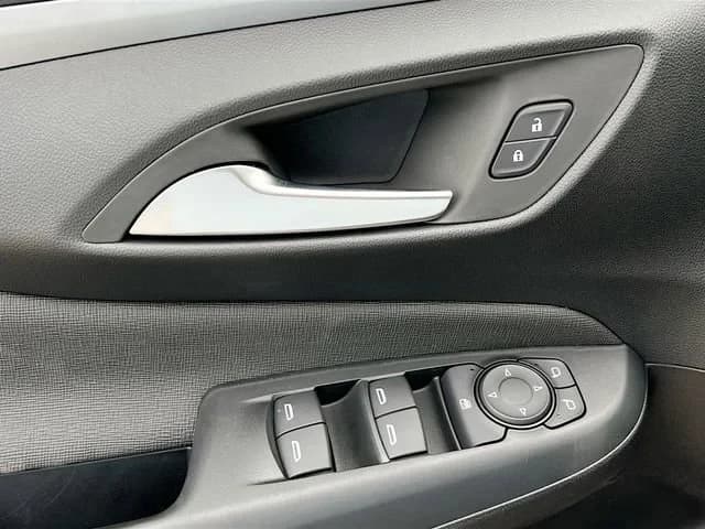 Buick Envista Preferred FWD 4dr 2026 — side view