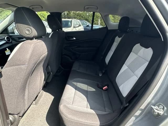 Chevrolet Trax LS FWD 4dr 2026 — side view