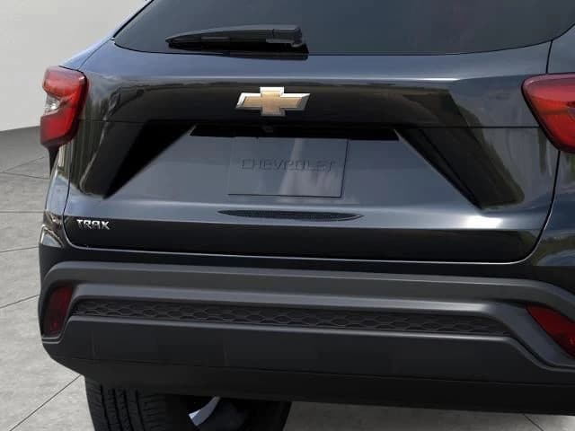 Chevrolet Trax LS FWD 4dr 2026 — side view