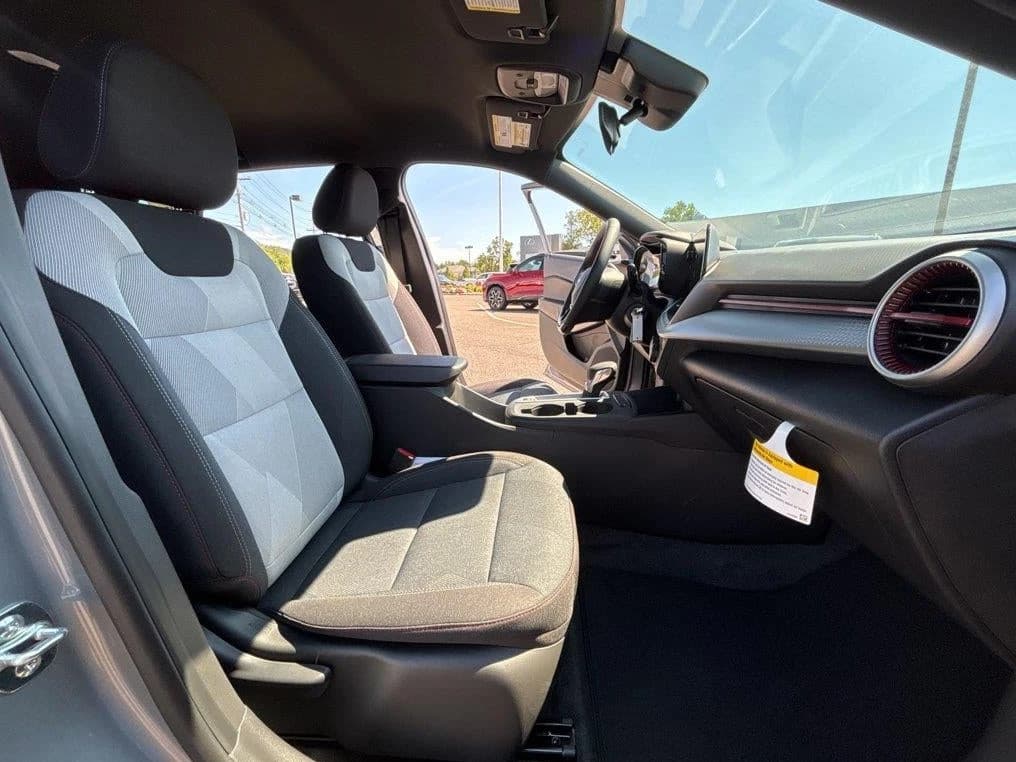 Chevrolet Trax 1RS FWD 4dr 2026 — side view