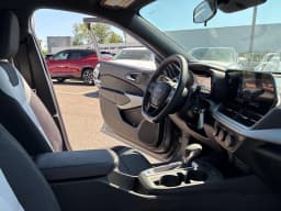 Chevrolet Trax 1RS FWD 4dr 2026 — side view