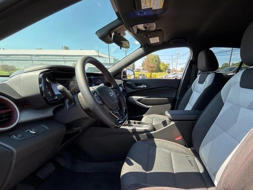 Chevrolet Trax 1RS FWD 4dr 2026 — side view