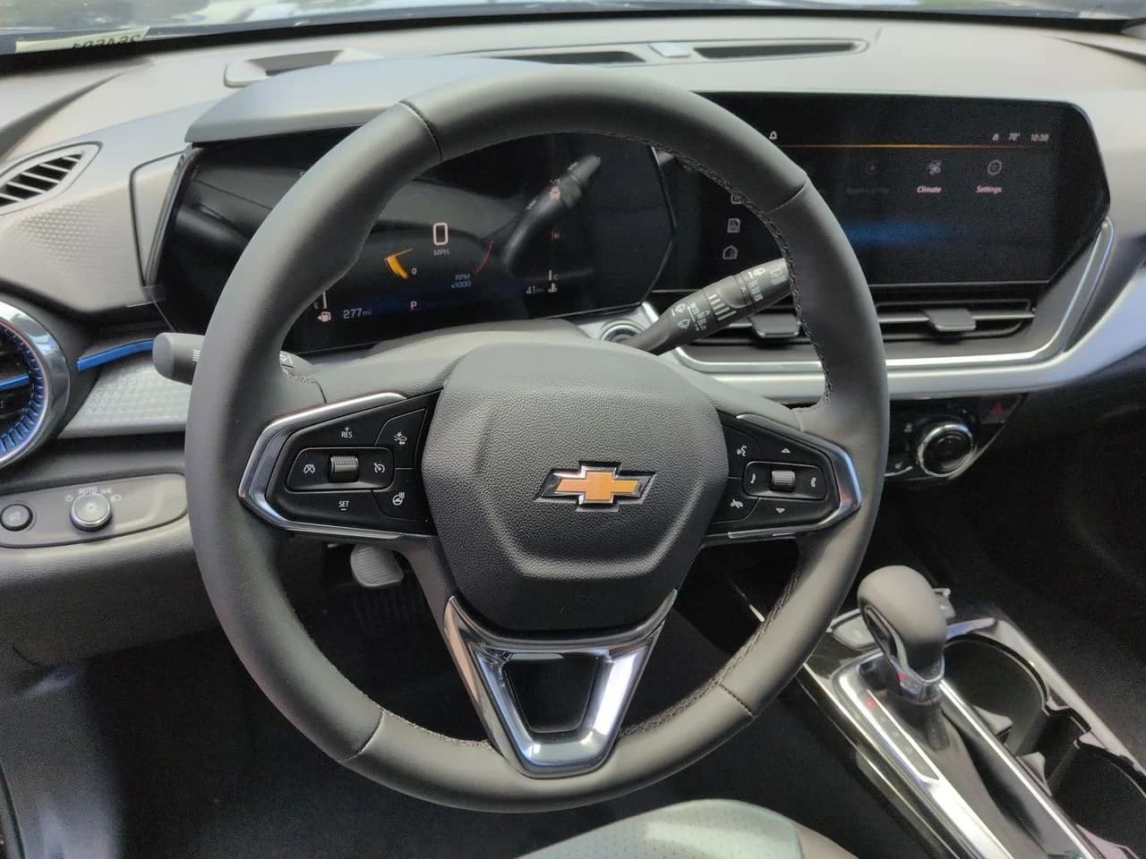 Chevrolet Trax LT FWD 4dr 2026 — side view