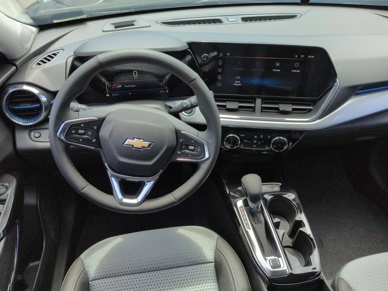 Chevrolet Trax LT FWD 4dr 2026 — side view