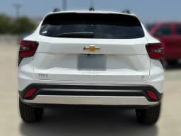 Chevrolet Trax LT FWD 4dr 2026 — side view