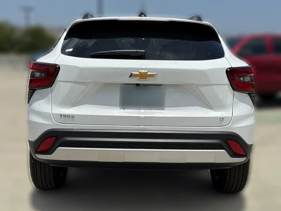 Chevrolet Trax LT FWD 4dr 2026 — side view