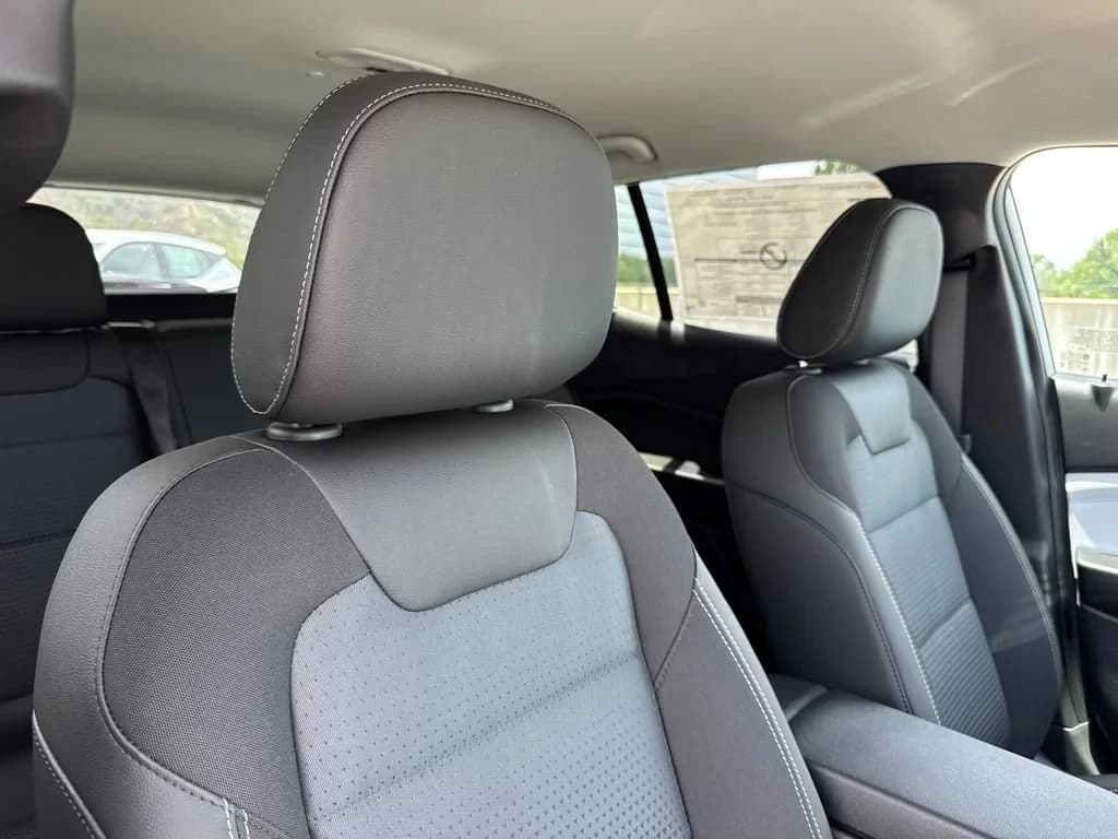 Chevrolet Trax LT FWD 4dr 2026 — side view