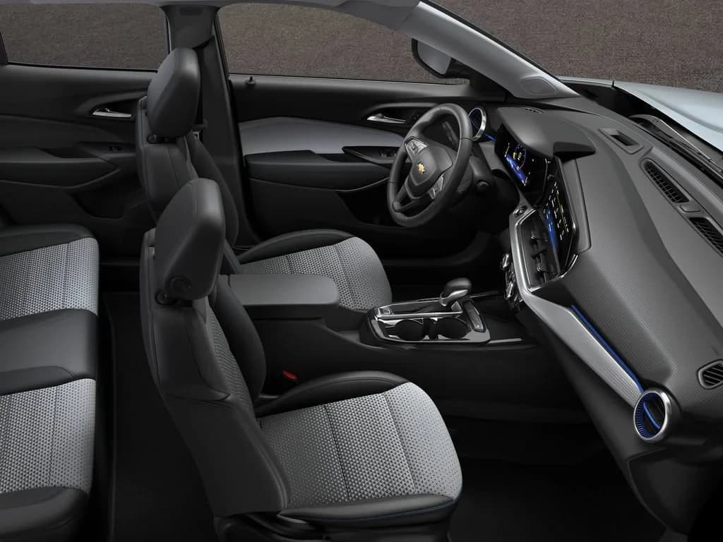 Chevrolet Trax LT FWD 4dr 2026 — side view
