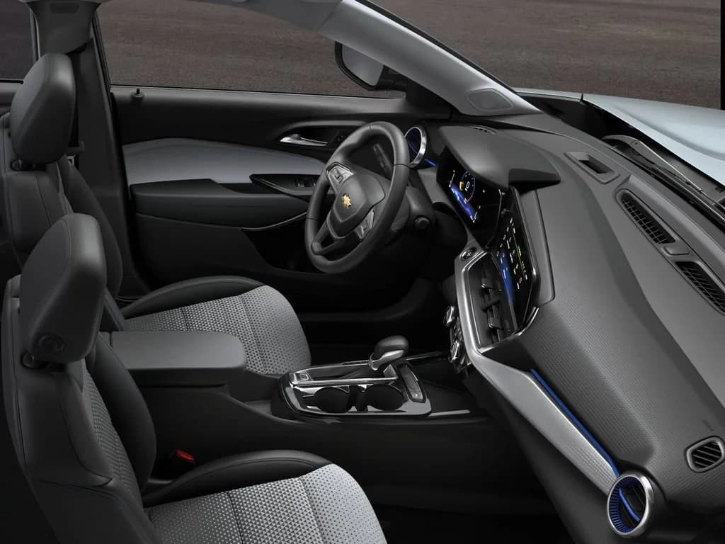 Chevrolet Trax LT FWD 4dr 2026 — side view
