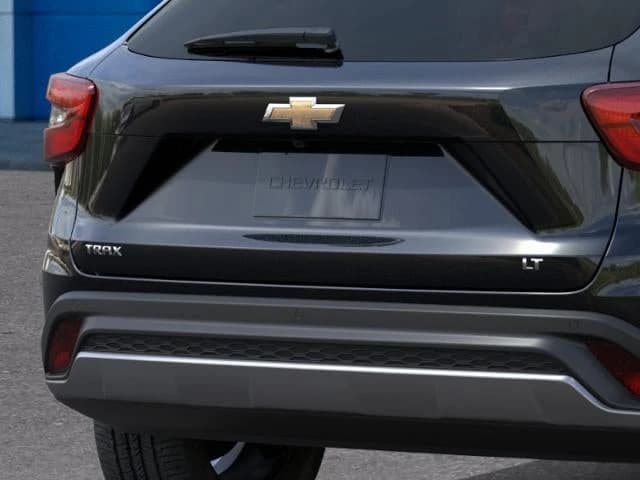 Chevrolet Trax LT FWD 4dr 2026 — side view