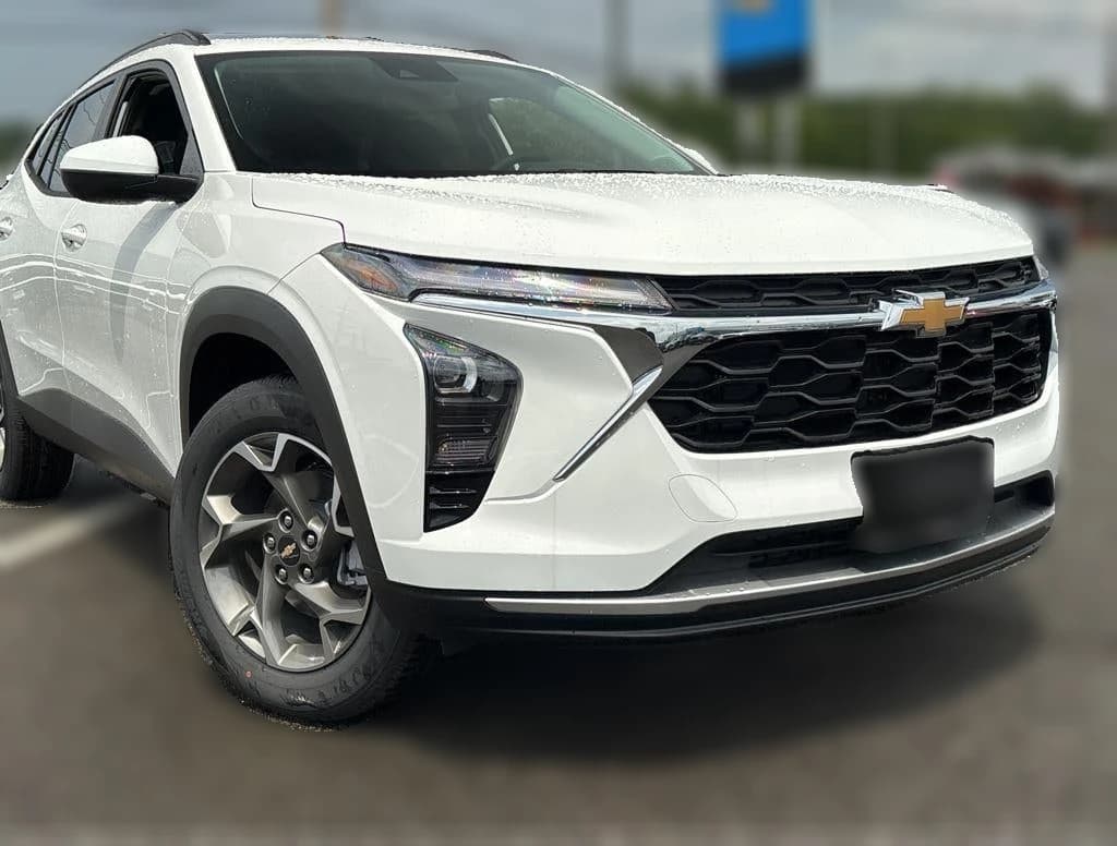 Chevrolet Trax LT FWD 4dr 2026 — side view