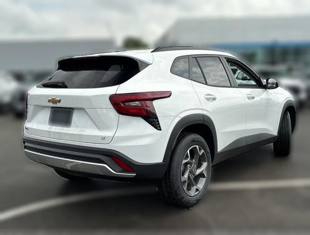 Chevrolet Trax LT FWD 4dr 2026 — side view