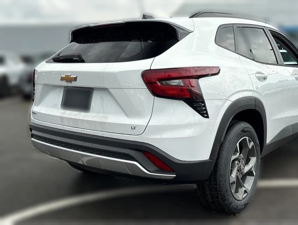 Chevrolet Trax LT FWD 4dr 2026 — side view