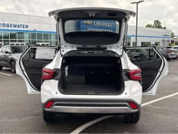 Chevrolet Trax LT FWD 4dr 2026 — side view
