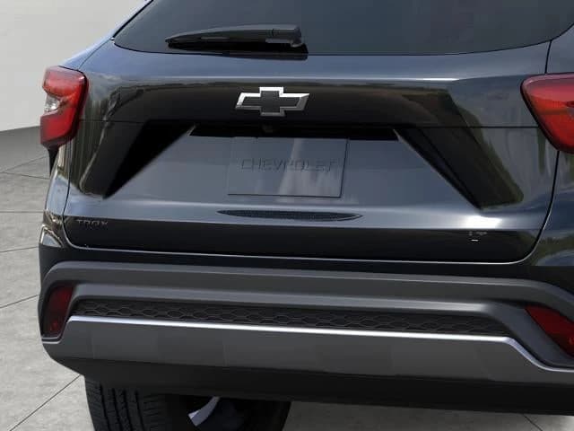 Chevrolet Trax LT FWD 4dr 2026 — side view