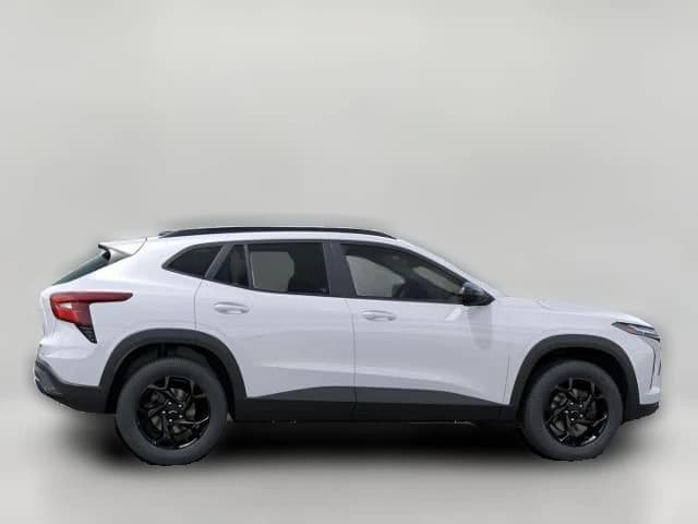 Chevrolet Trax LT FWD 4dr 2026 — side view