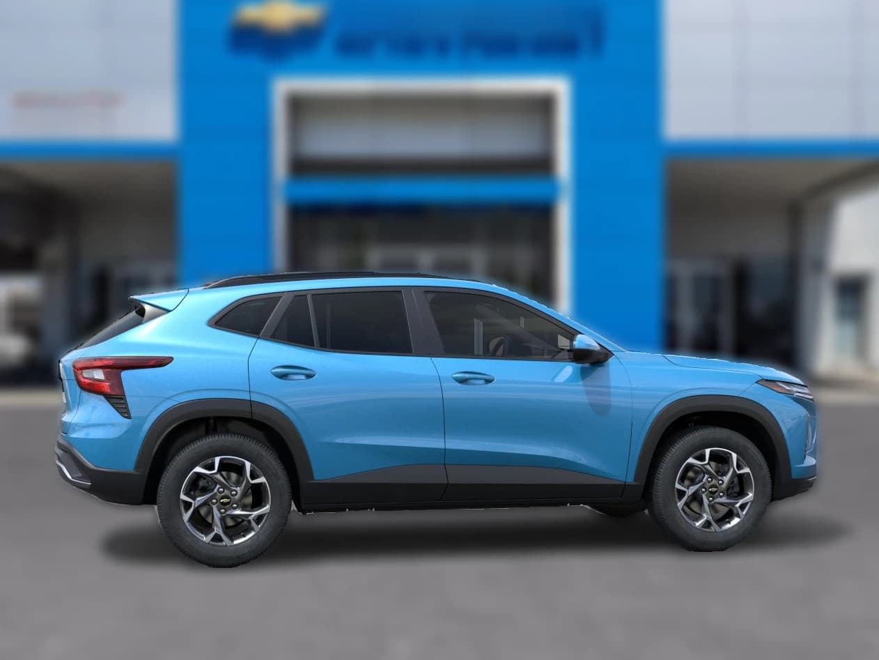 Chevrolet Trax LT FWD 4dr 2026 — side view
