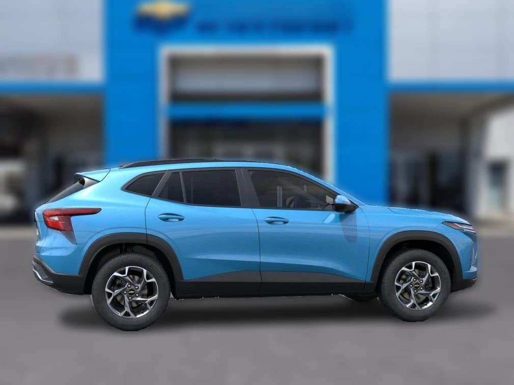 Chevrolet Trax LT FWD 4dr 2026 — side view