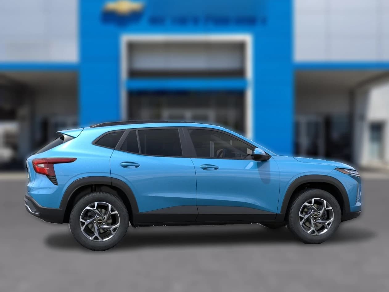 Chevrolet Trax LT FWD 4dr 2026 — side view