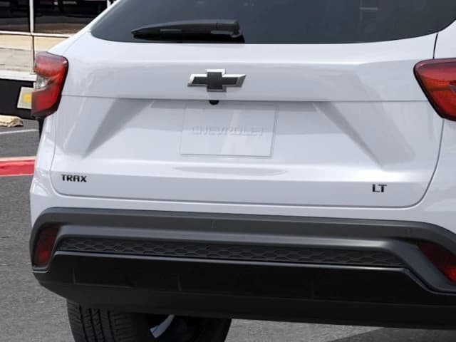 Chevrolet Trax LT FWD 4dr 2026 — side view