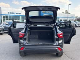 Chevrolet Trax LT FWD 4dr 2026 — side view
