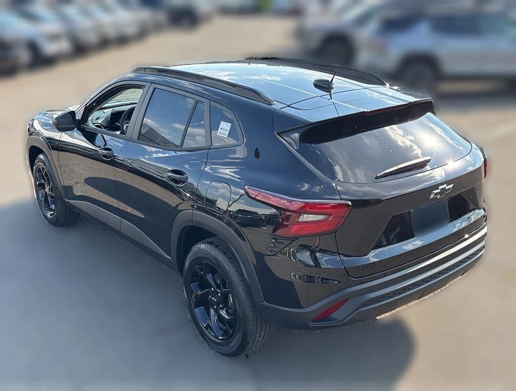 Chevrolet Trax LT FWD 4dr 2026 — side view
