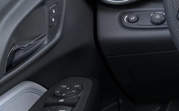 Chevrolet Trax LT FWD 4dr 2026 — side view
