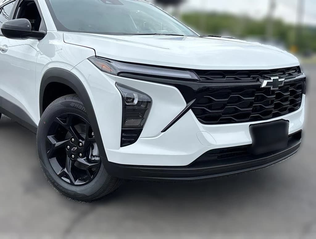 Chevrolet Trax LT FWD 4dr 2026 — side view
