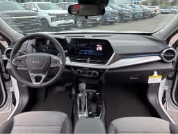 Chevrolet Trax LT FWD 4dr 2026 — side view
